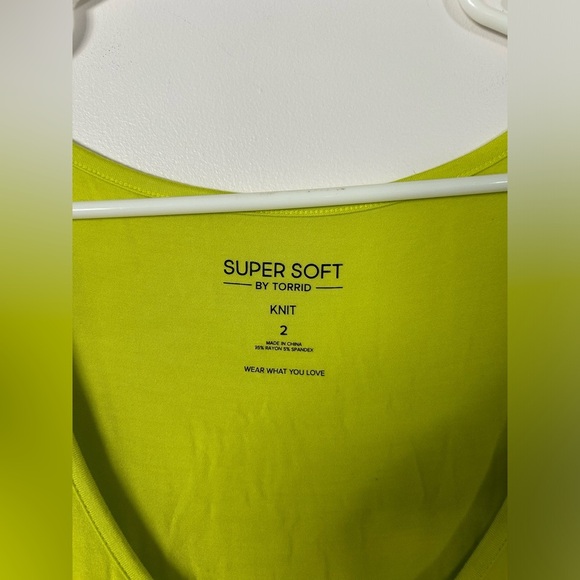 Torrid Babydoll Super Soft Scoop Neck Button-Front Tank Size 2 - Picture 6 of 9